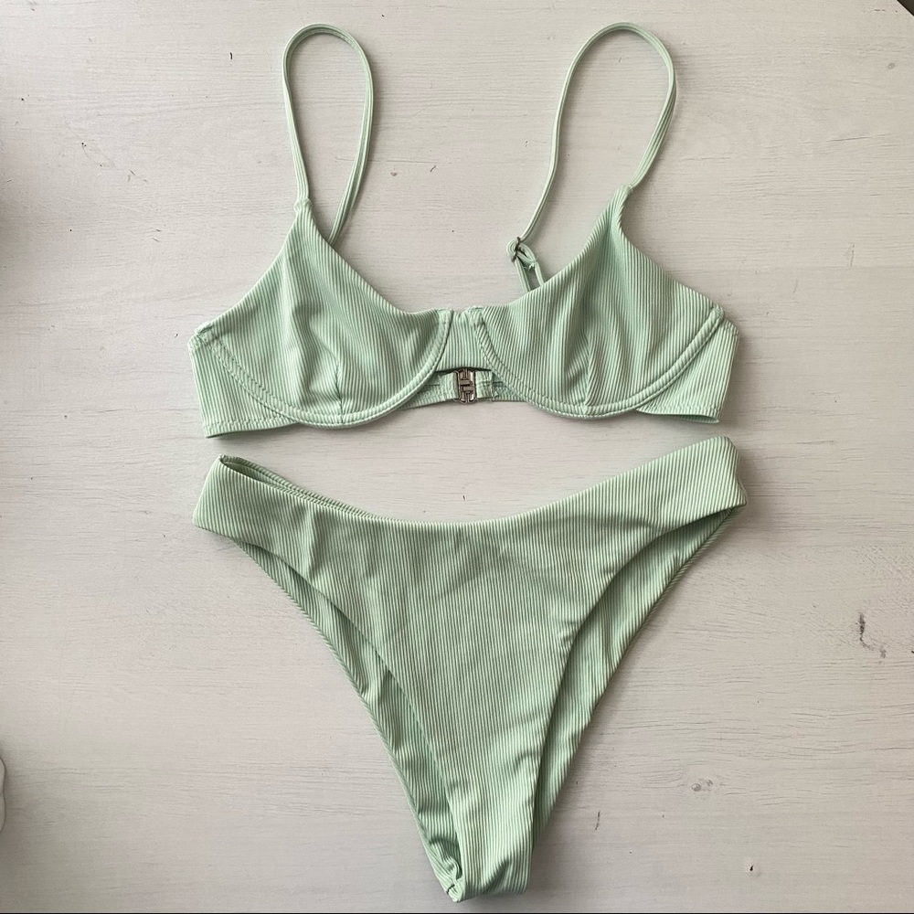 Ribbed Underwire Bikini